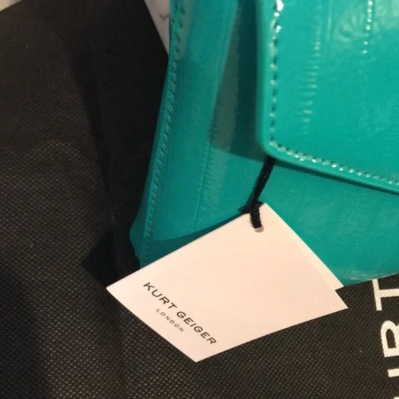 Kurt Geiger Landon Shoreditch Leather Envelope Clutch
KURT GEIGER LONDON - Picture 7 of 16